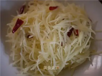 Spicy shredded potatoes