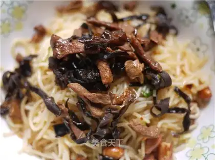 Hunan flavor cold salad crossing the bridge rice noodles