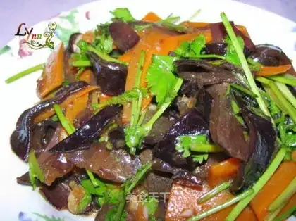Mixed fungus with cilantro