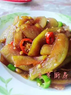 Spicy and crispy watermelon peel
