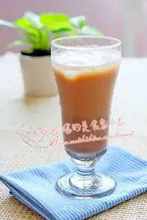 Red bean paste black rice milk tea