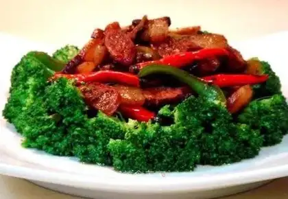 stir-fried cured meat with Hangzhou pepper and black bean sauce