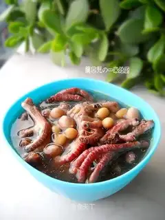 Soy-peased pigeon claws