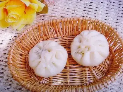 Cream egg powder buns