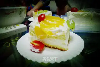 Birthday cream fruit cake