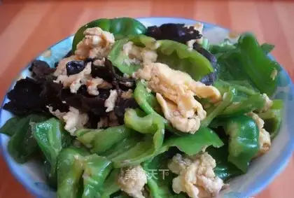 Mushu eggs with pepper