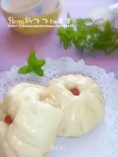 Plumbs dry meat buns