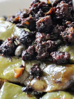 Olive gravy, soybeans