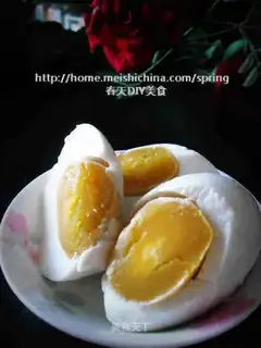Salt buns of duck eggs