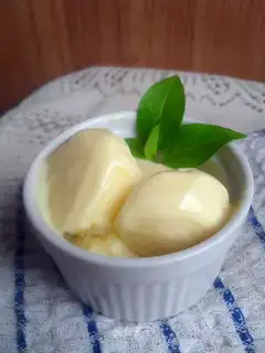 Low fat milk ice cream