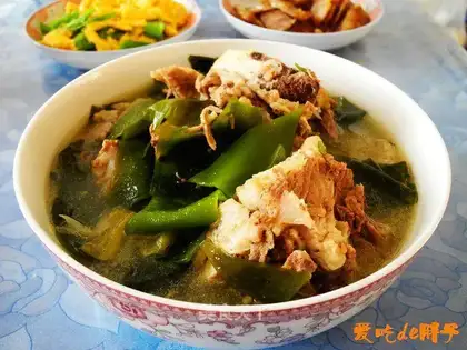 Sea belt bone soup