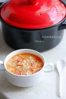 Tomato egg oak soup