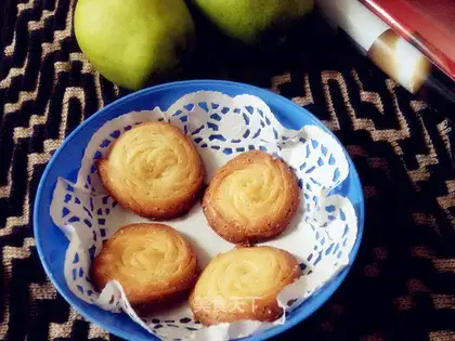 Cream cookies