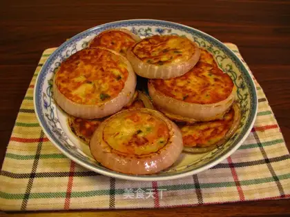 Onion ring egg cake