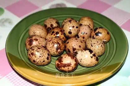 Tea quail eggs