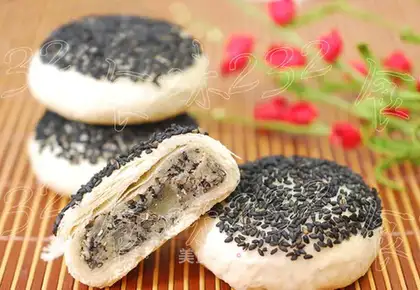 Sioux black sesame moon cakes