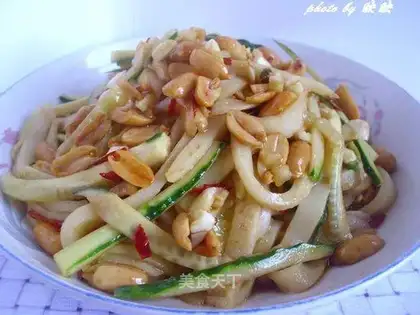Spicy peanuts