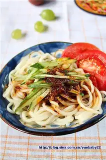 Garlic red noodles