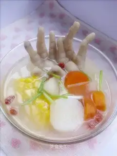 Five-colour chicken claw soup