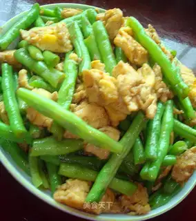 Soybeans fried eggs