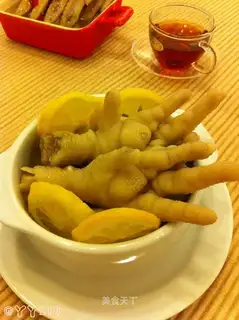 Lemon peppers and claws