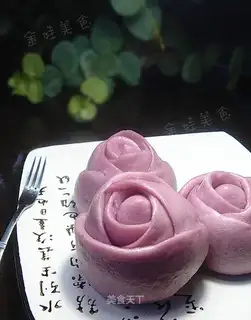 Potato rose buns