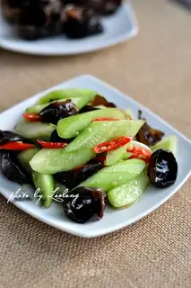 Spicy cucumbers