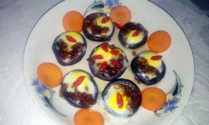 Bird eggs for mushrooms