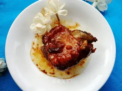 The electric cooker burns the ribs