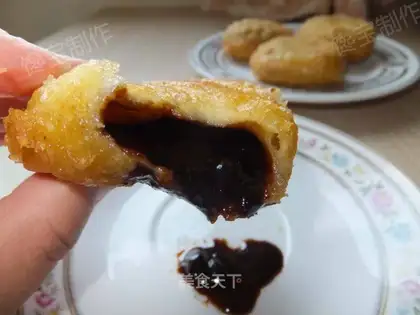 Yellow-meat-fresh cream cake