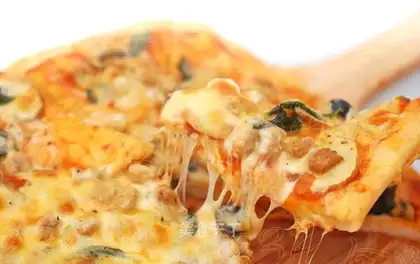 Beef pellets of roeller pizza
