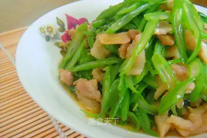 ♪ Four seasons of bean fried meat ♪