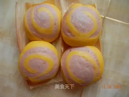 Double-coloured buns