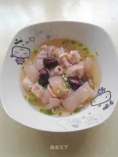 Ink fish stewed with flowers