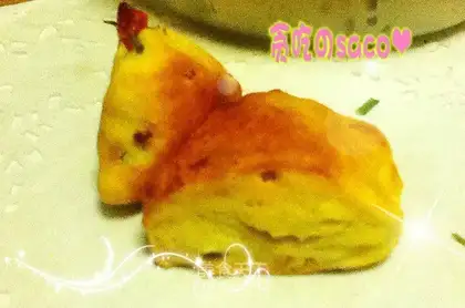 Cheese ham onion scone