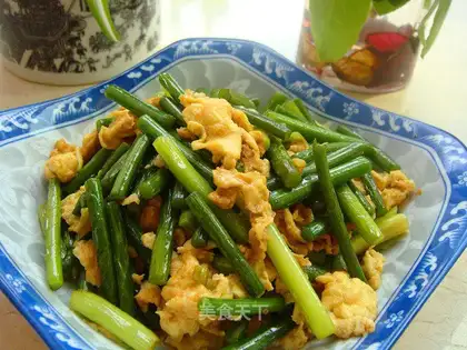 Garlic fried eggs