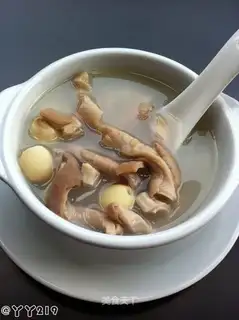 Lotus pig belly soup