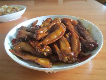 Red wing roots