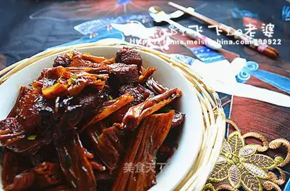 Red roasted meat and scabs