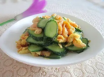 Homemade cucumber fried eggs