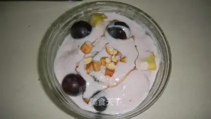 Yogurt apple salad