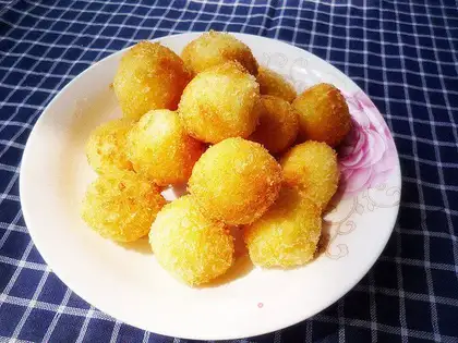 Cheese cheese potato ball