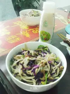 ♪ Rusty noodles ♪
