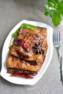 Red-fried fish