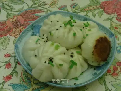 A cabbage bun