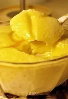 Milky banana omelet