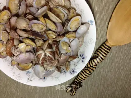 Liquor clams