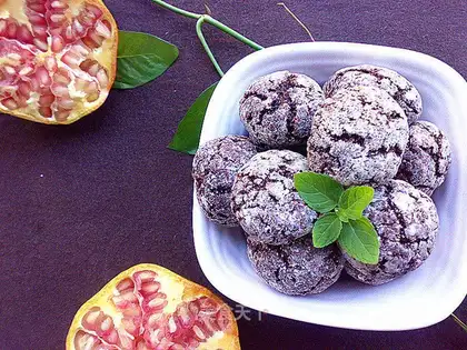 Coconut cracker