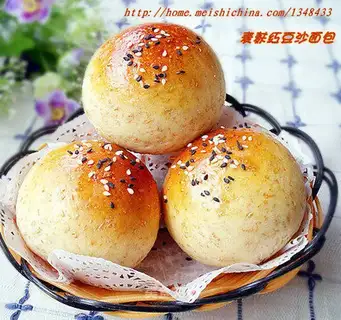 McNugget Red Bean Bread