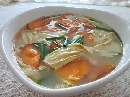 Red chips soup